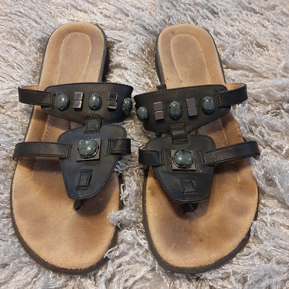 Naturalizer beaded sandals. Used . Size 8 - Picture 2 of 8